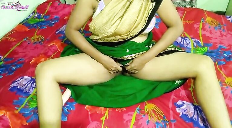 Papa Ke Dost Ne Mummy Ki Choot KI Pyas Bhujayi - Fuck My Mature