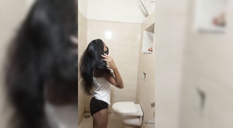 Telugu ammayi, telugu girl nude bath show, desi indian teenage college girl