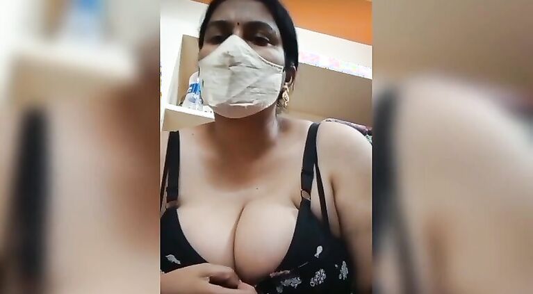 Andhra Aunty Has Huge Boobs And Tight Vagina