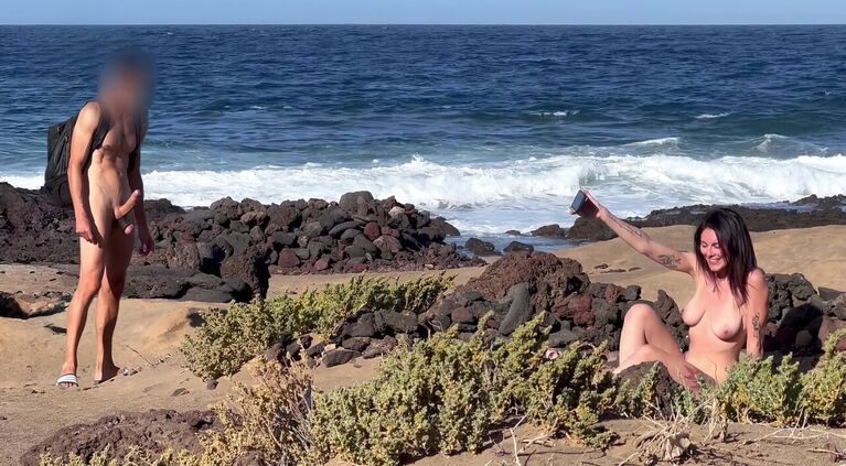 NUDIST BEACH ORAL: I show my hard dick to a bitch that asks me for a oral and cum in her mouth.