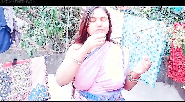 MY BENGALI STEPMOM SHOWING NIPPLE AND WE HAD A GERAT SEX
