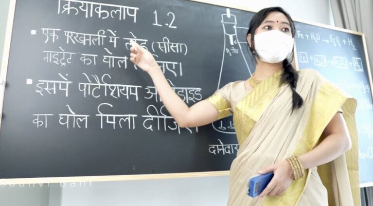 Tamil Hot Teacher teaching Sex Lessons ( Hindi Drama )