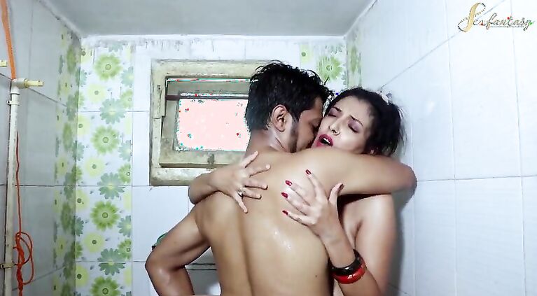 Jija ne apne beautiful saali ko bathroom me chod diya