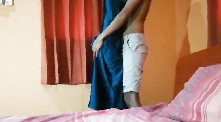 Bedroom me Devar ne bhabhi ko raat bhar choda