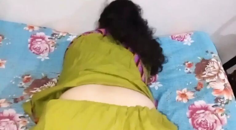 Desi indian village maid bhabhi ki dever ne ki jam kar chudayi clear hindi audio