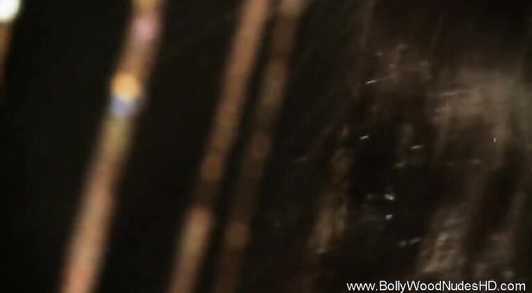 Dirty Tamil Girl Clean sHerself In Shower