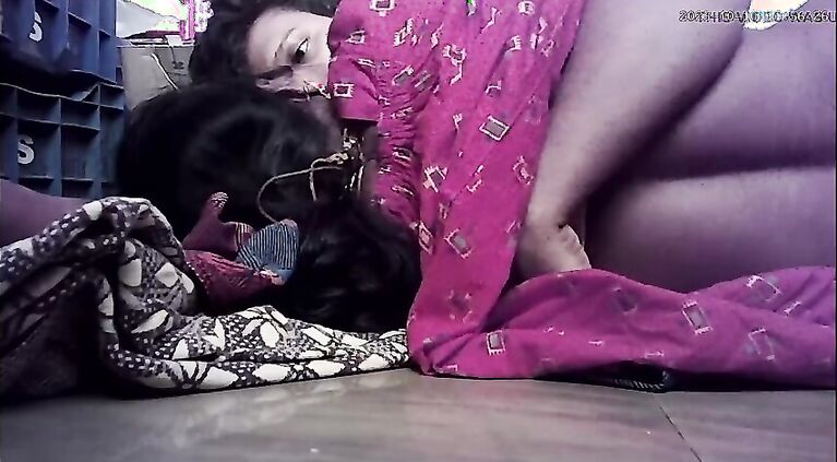 Tamil housewife huge boobs show and kissing