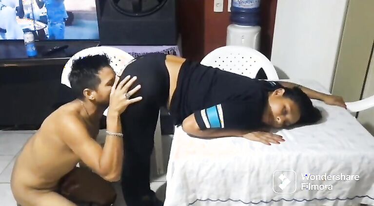 Caught on the street gives me your anus for a cell phone