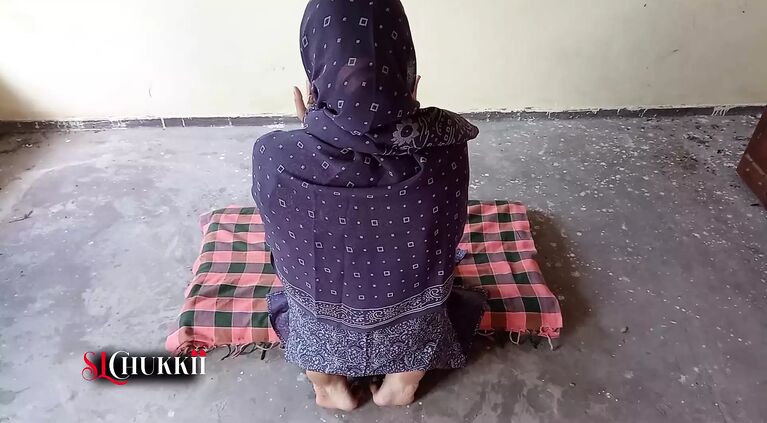 Muslim Girl pray for huge dick and fuck deeply