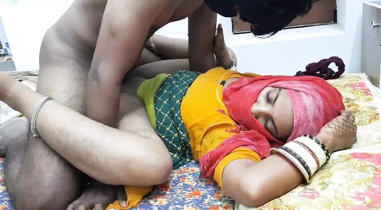 Desi amateur and boyfriend fucking full HD clip