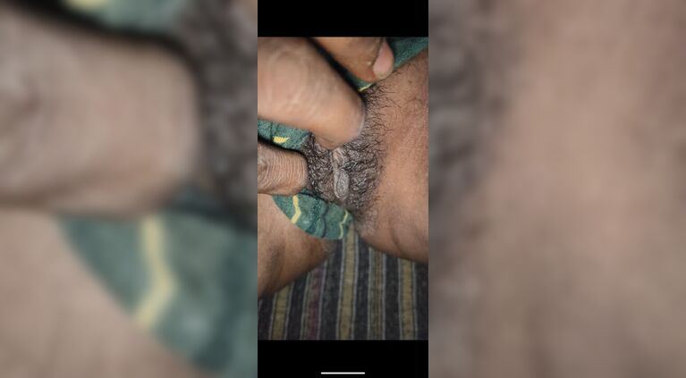 My milf put her finger in her vagina and released the water