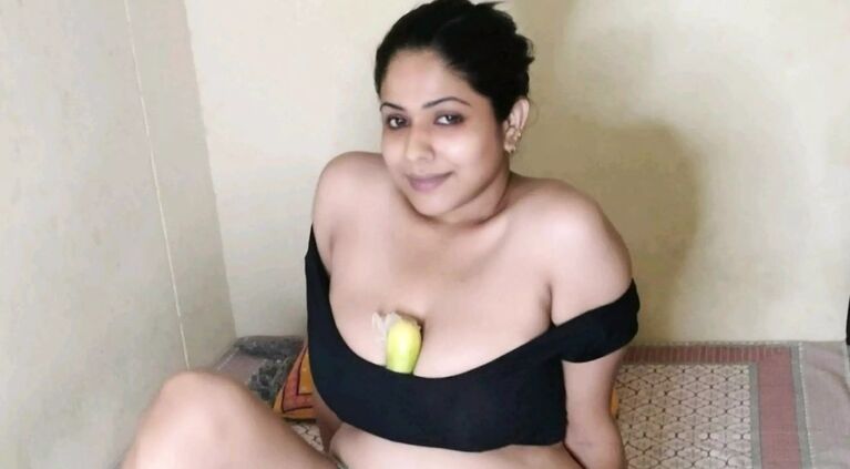 Housewife Boli Aaj Kheere se Meri Gaand Maaro - YourDidiPriya Ass Fuck Sex With Cucumber