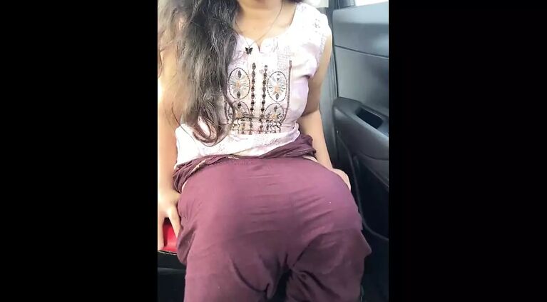 Tamil Girl Aarohi movie call sex in the car.