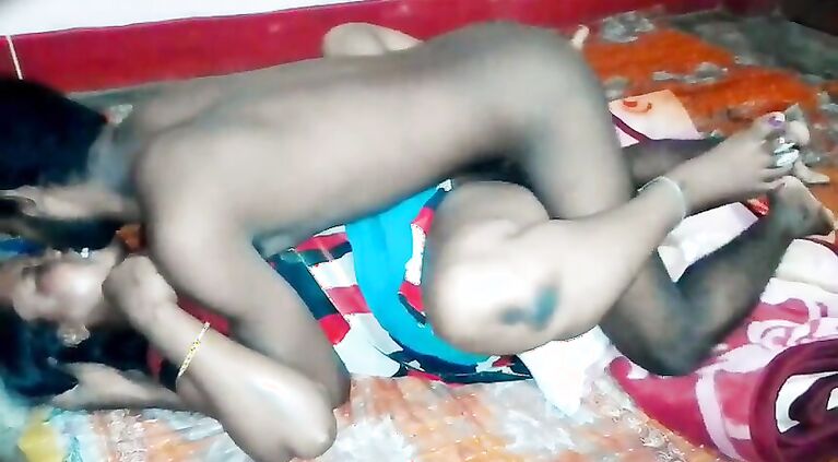 Bhabhi Ka Behan ko choda Rat Bar Jab gau Me Aya tha Aur Mujhe use Piyar ho gaya