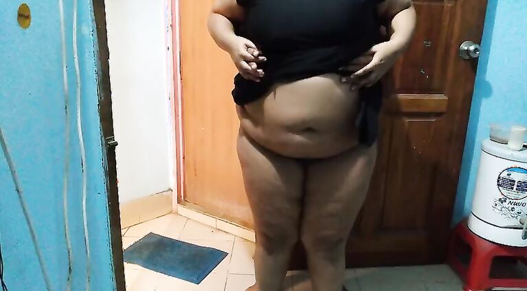 Saudi beautiful aunty sweeping house when neighbor boy saw her huge tits and butt gets seduced &Hot cum - Boruqa & Hijab aunty