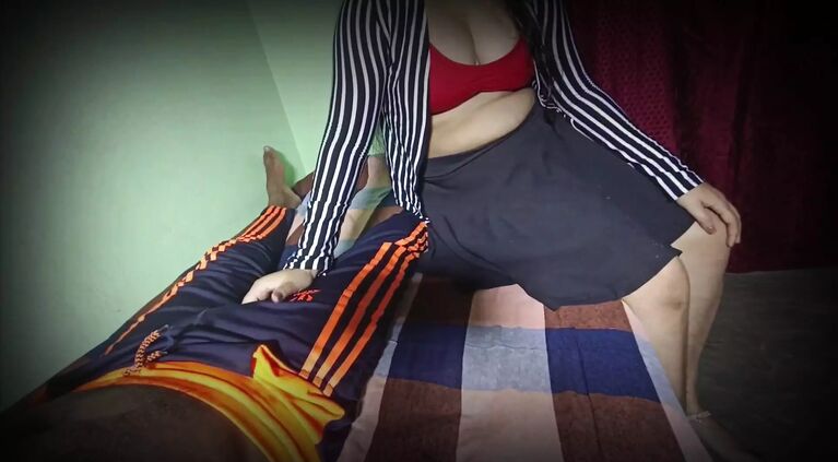 skirt wearing indian girl sucking her boyfriend dick before fucking