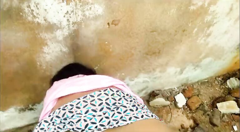 Indian Tamil Housewife Outdoor Public Quick Doggy Sex With Stranger In the Woods