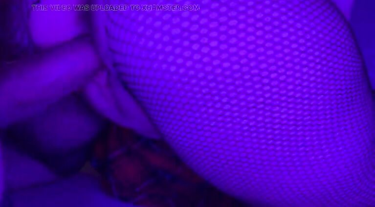 Secretly took off the condom and got high off a warm, wet vagina