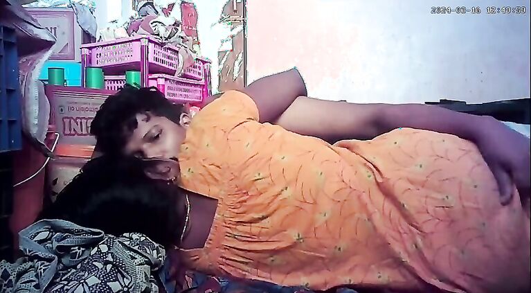 Desi village house housewife huge boobs pressing