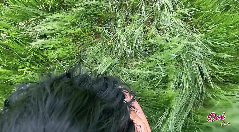 The Sexy and Sexy Girl Fucked and Naked Fun with a Stranger in the River After Pissing Outdoor Forest