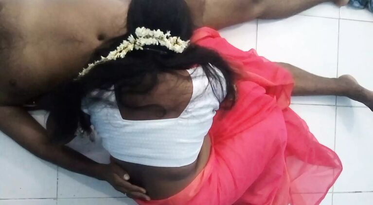 Desi topheavy aunty fucking