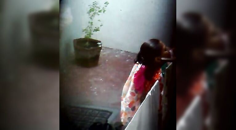 Neighbour Aunty Washing - Movies.