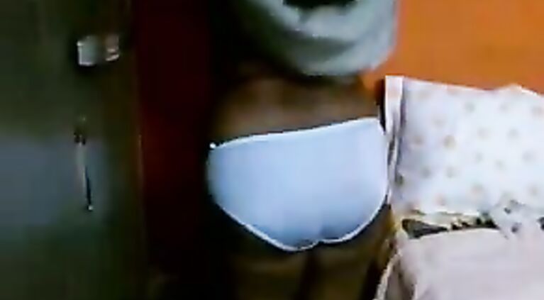 Aunty Showin Her Boobs - Movies.