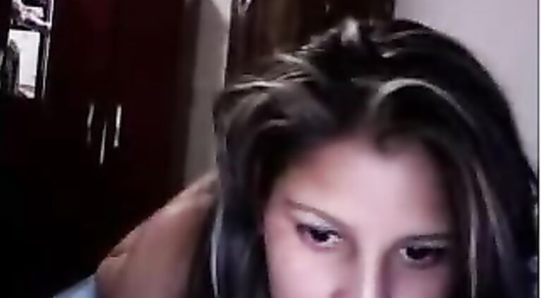 Sexy nri girl on cam showing her self naked.