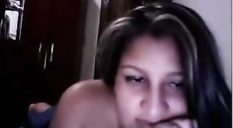 Sexy nri girl on cam showing her self naked.