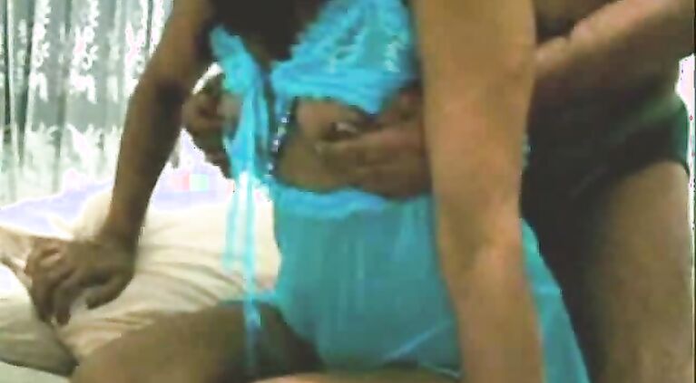 Punjabi Rundi With Customer - Movies. video2porn2