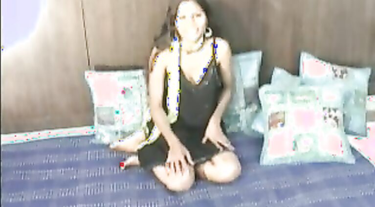 Cute Indian Rundi Diya - Movies.