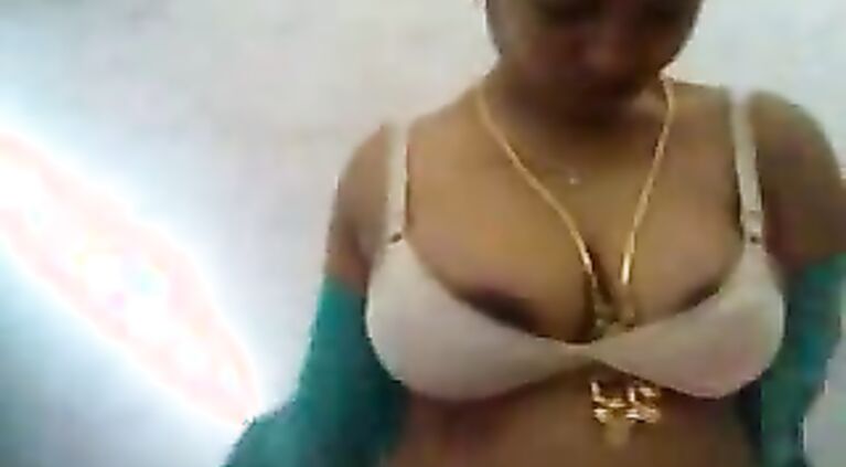 Aunty Bathing Naked - Movies.