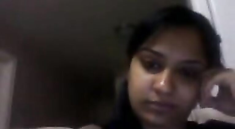 Bhopali bhabhi in her bedroom with her hubby in sexy white bra exposing her off!