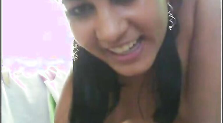 Very Hot Girl On Cam - Movies.