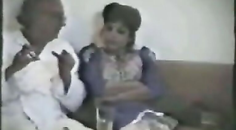 Masked indian wife Anuradha giving her horny men a blowjob who filmed her naked