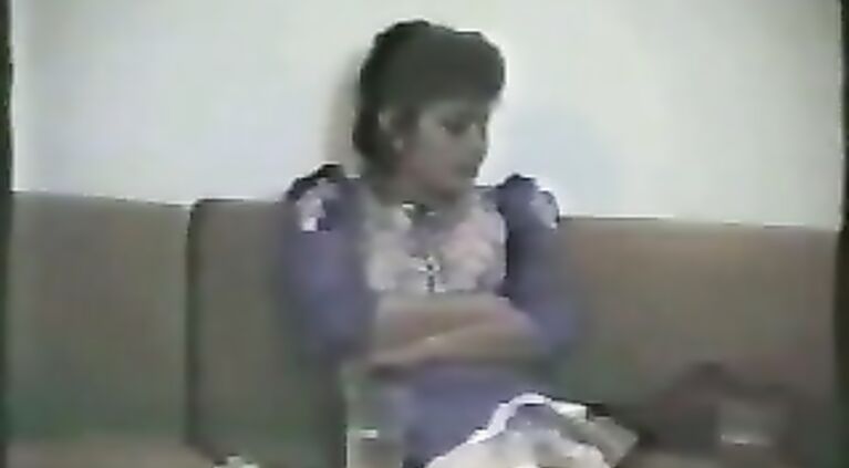 Masked indian wife Anuradha giving her horny men a blowjob who filmed her naked