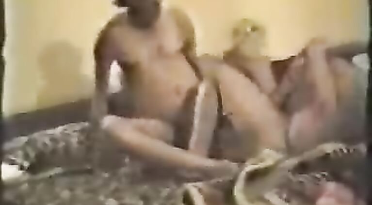 Kolkata college lovers Pinky and Rana self recorded fucking video leaked online