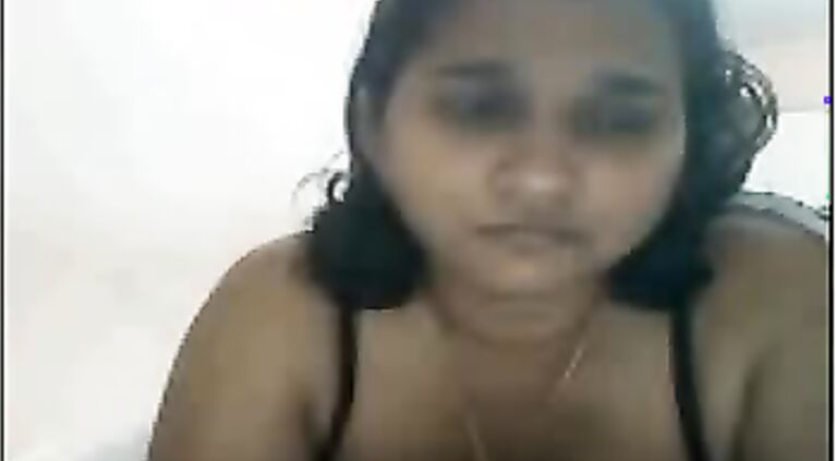 Cheating wife deepa from Meerut, India exposed by indianhiddencams.