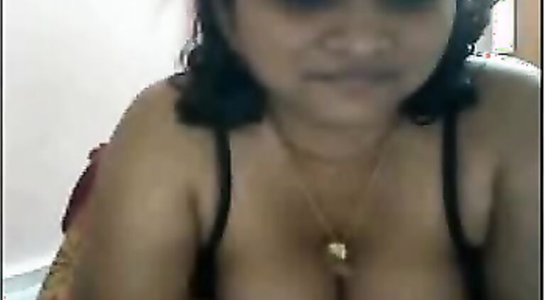Cheating wife deepa from Meerut, India exposed by indianhiddencams.