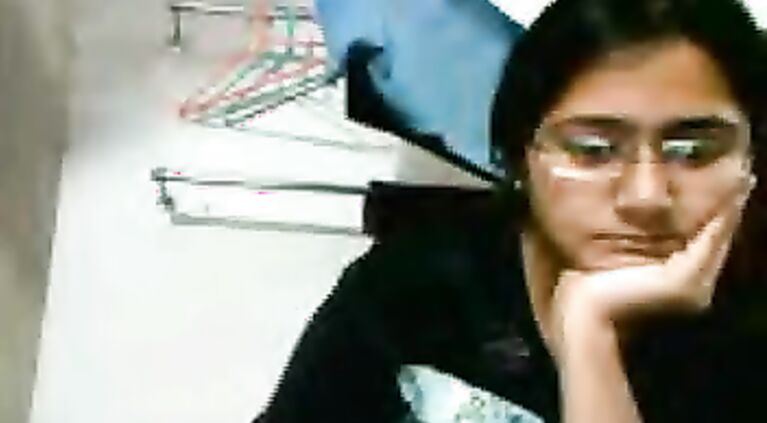 Noida Babe Rashmie In Bra - Movies.